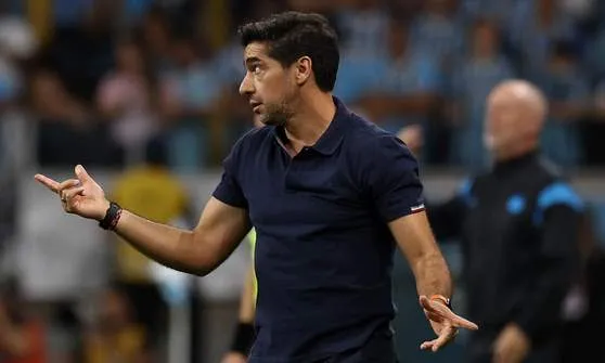 Abel Ferreira Divide Opiniões ao Priorizar Libertadores em Detrimento do Brasileirão