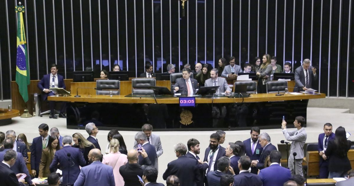 Licenciamento Ambiental: Câmara derruba vetos e Acende Alertas