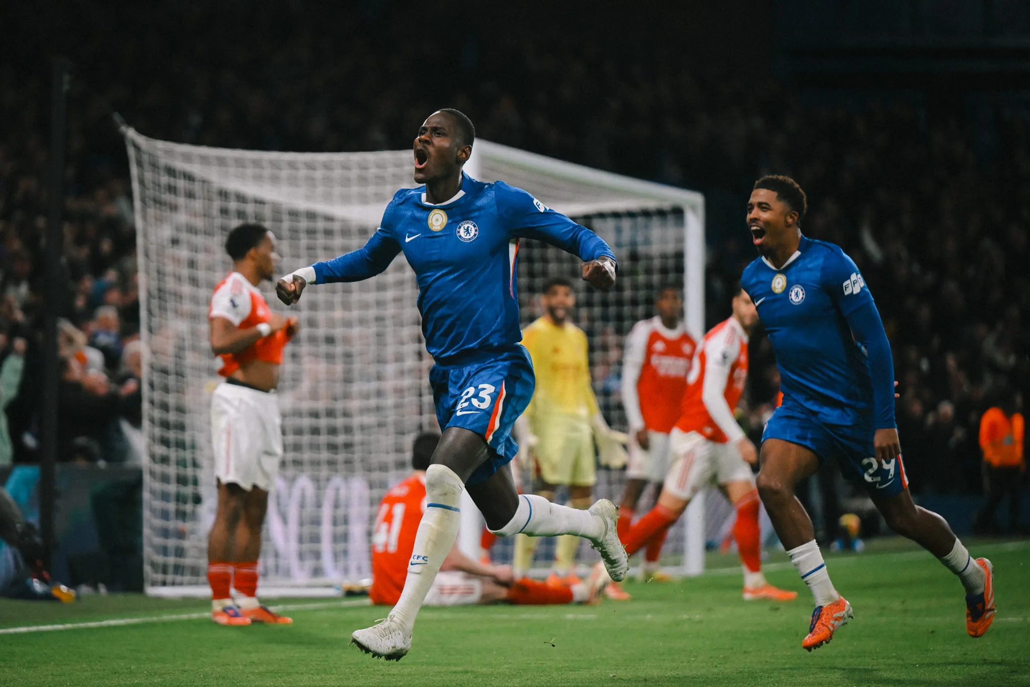 Clássico de Londres Termina Empatado em Jogo tenso