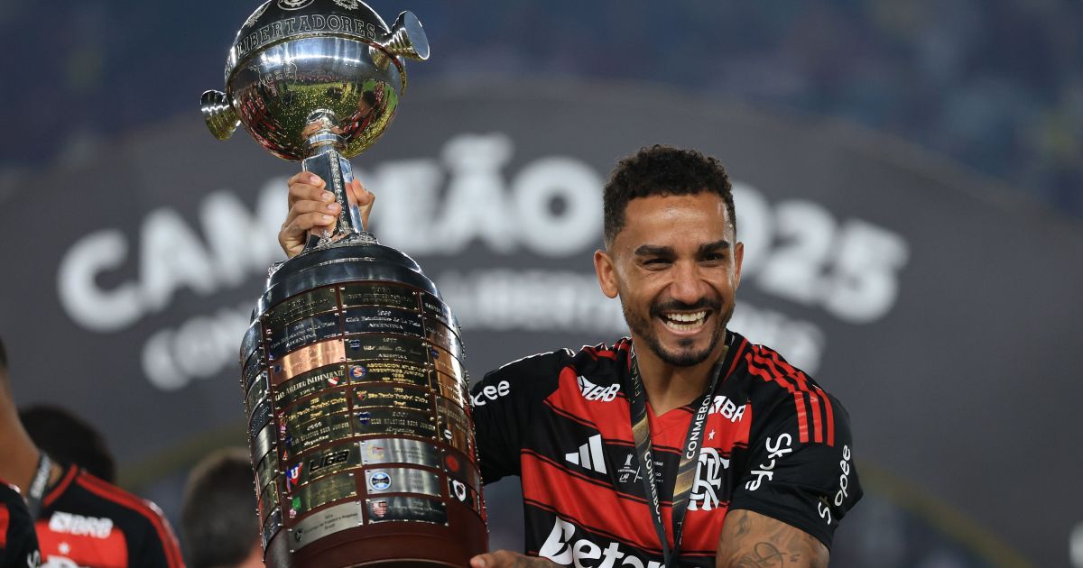 Danilo dedica título da Libertadores a familiar falecida