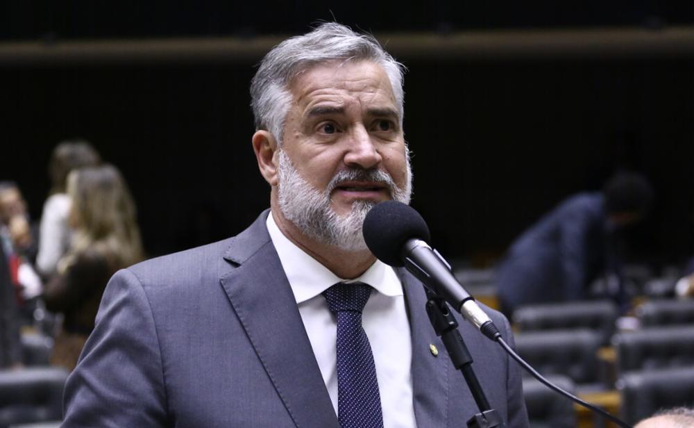 PT Lança Pimenta ao Senado e Acena à esquerda Gaúcha