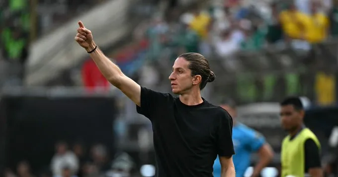 Filipe Luís entra para a História da Libertadores