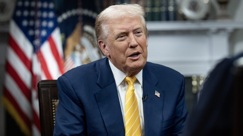 Trump Ataca Jornalista após Questionamento sobre Atentado