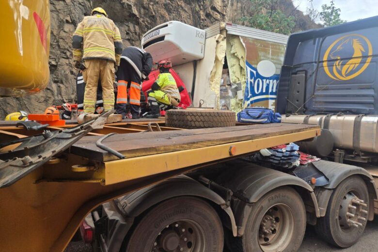 Acidente na BR-381 Deixa Vítima Presa às ferragens