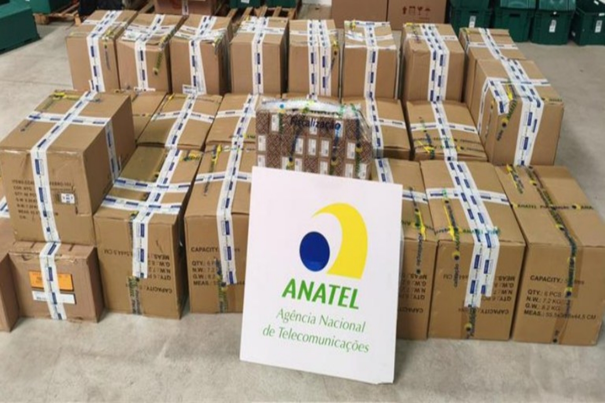 Anatel e Receita apreendem milhares de produtos irregulares