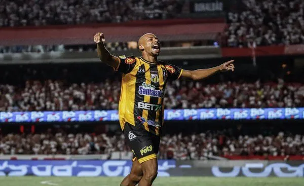 Criciúma Agita Mercado com Chegada de Waguininho e Interesse em Destaques