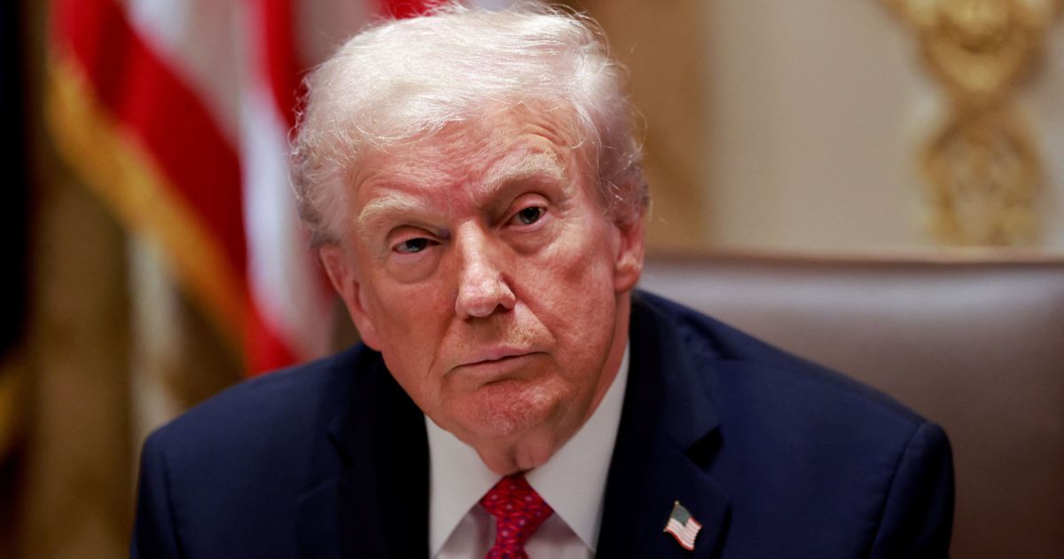 Pressão Política Aumenta sobre Operações dos EUA no Caribe