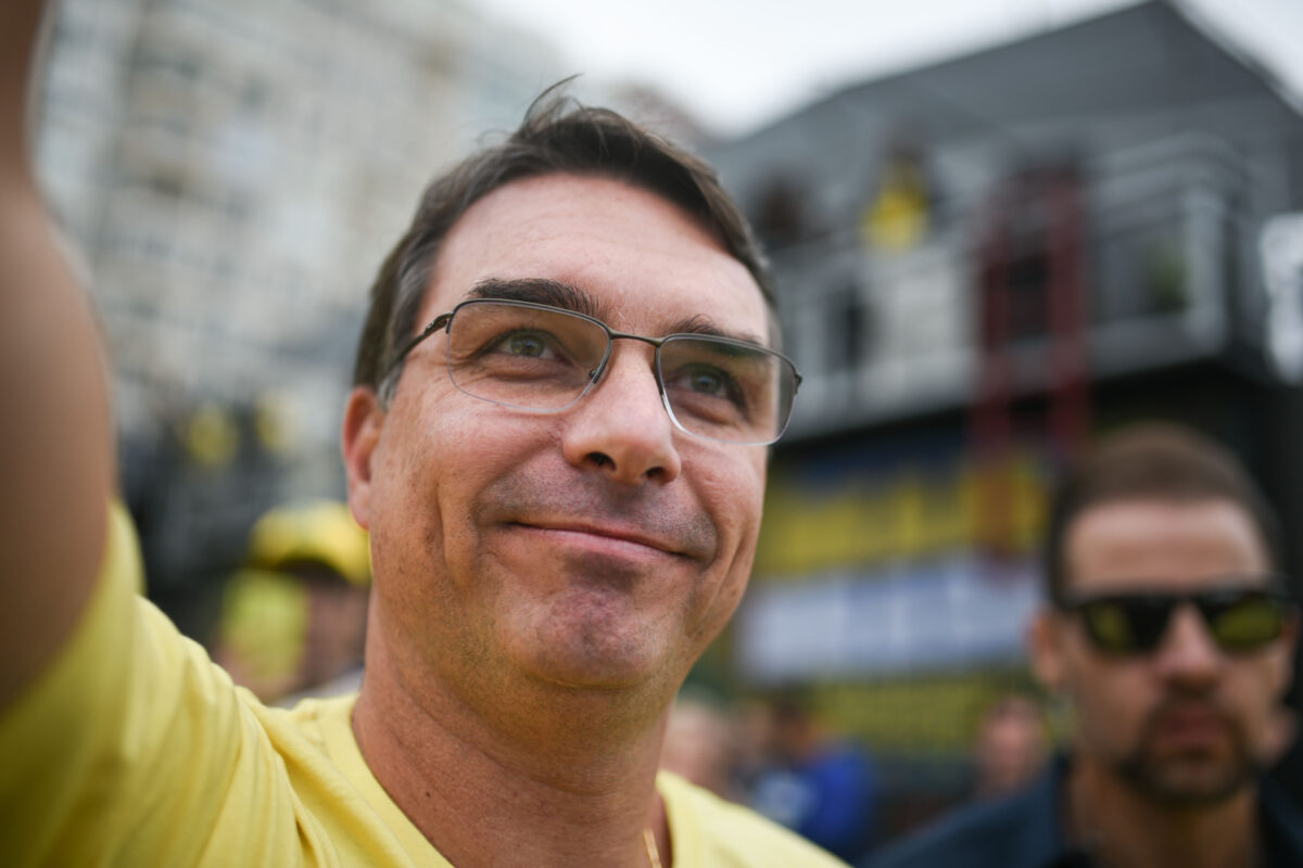 Html Racha na Direita: Flávio Bolsonaro Candidato em 2026 Cidade/UF: Brasília/DF –
