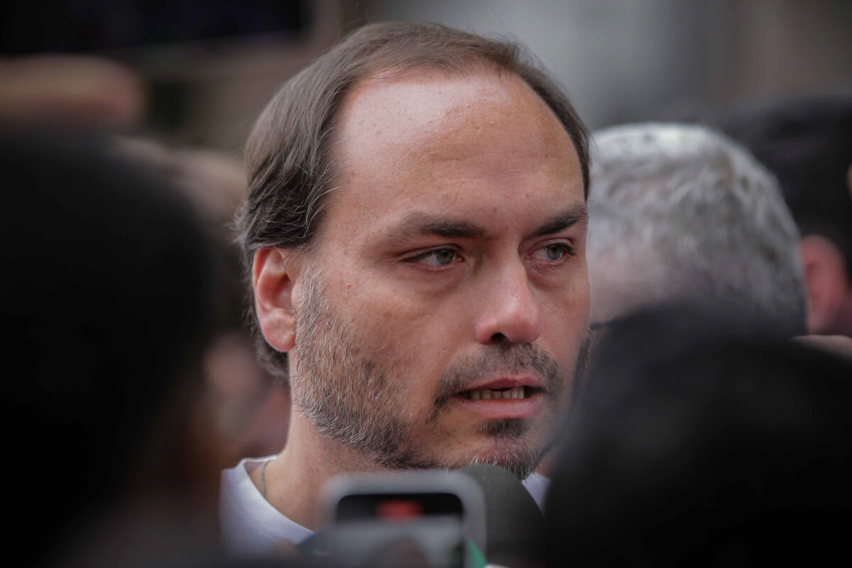 Bolsonaro Jr. Defende Irmão em Meio à Crise Familiar no PL