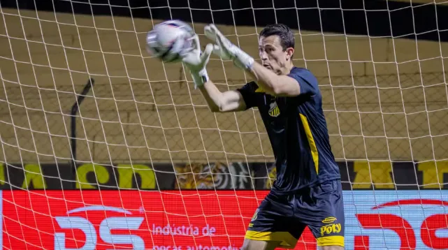 Vila Nova Anuncia goleiro Airton como Reforço Estratégico