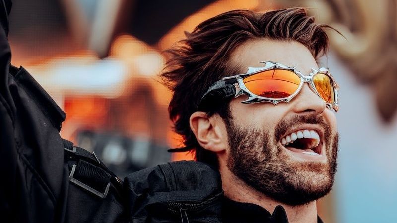 Alok Incendeia Copacabana com Show de drones Inédito