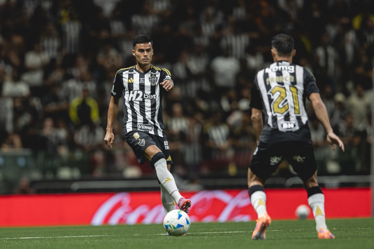 River Plate mira Fausto Vera, do Atlético, e Aníbal Moreno