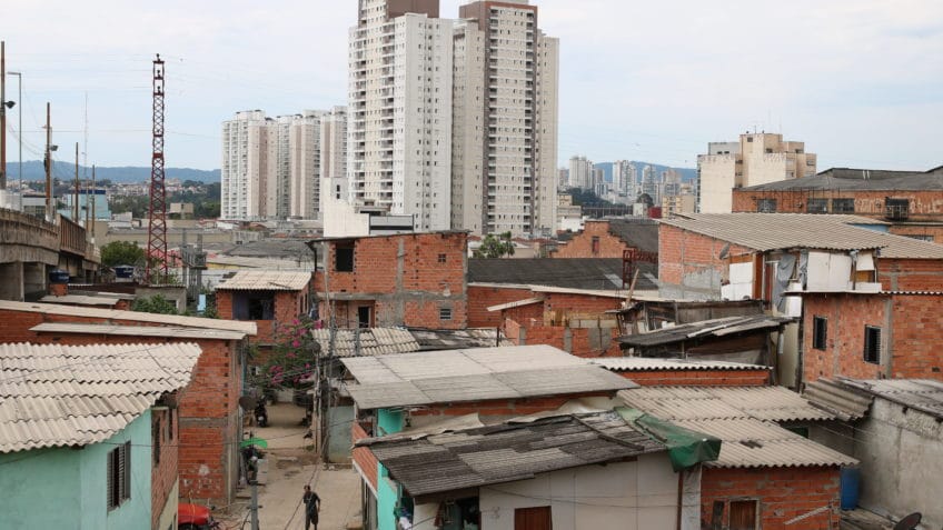 Favelas em SP Sofrem com Temperaturas Extremas: Estudo Alerta