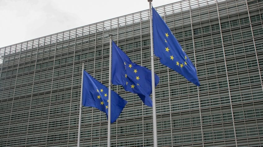 União Europeia mira fim da dependência do gás russo até 2027