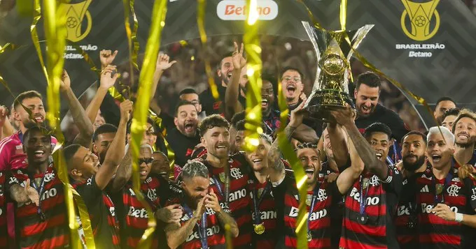 Flamengo provoca Palmeiras após Conquistas Históricas