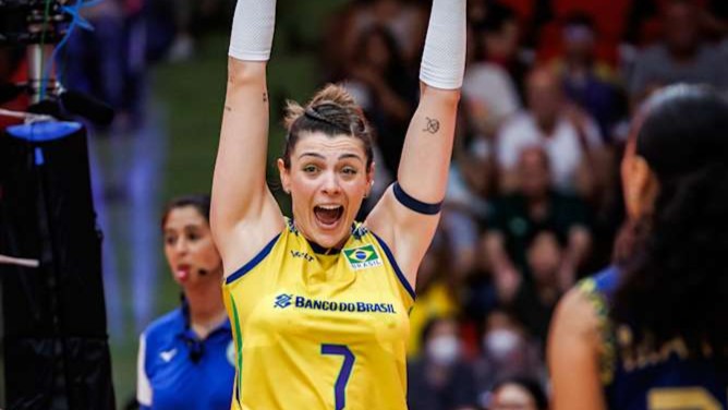 Rosamaria Revela Detalhes da Vida e Carreira no Japão