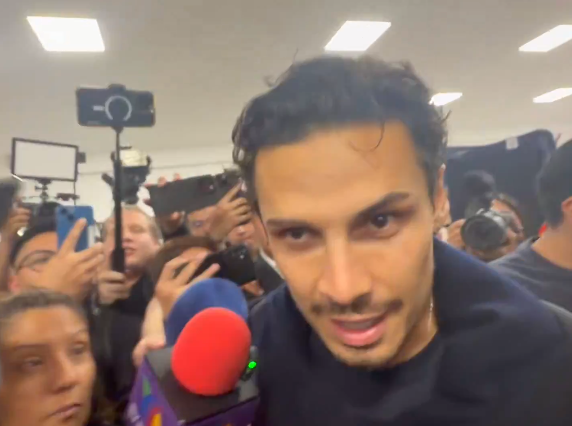 Raphael Veiga Chega ao México e Celebra Novo Ciclo