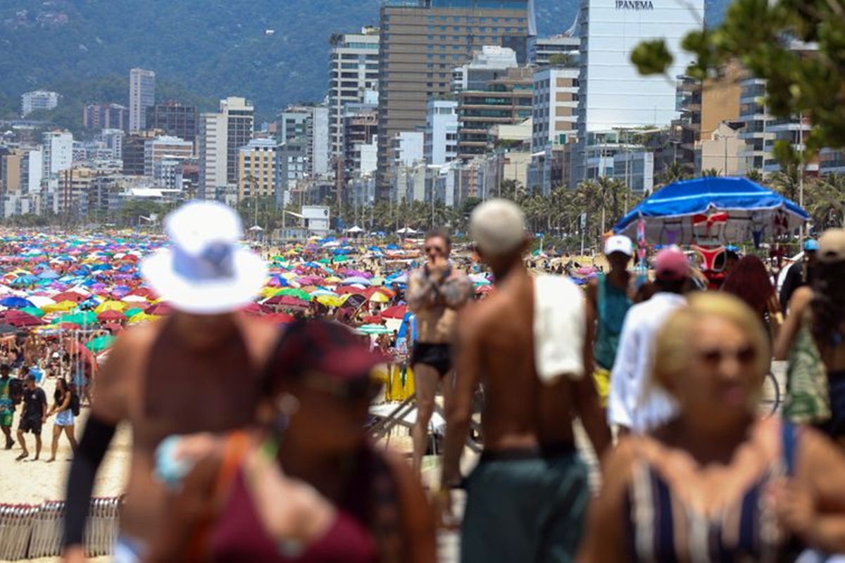 Carnaval 2024: Verão Intenso e Alerta de Chuvas no Brasil