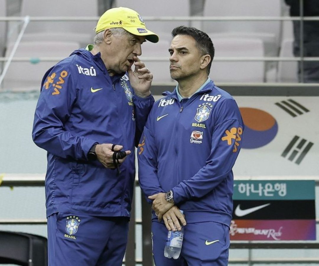carlo-ancelotti-rodrigo-caetano-selecao-brasileira-e1760228392656
