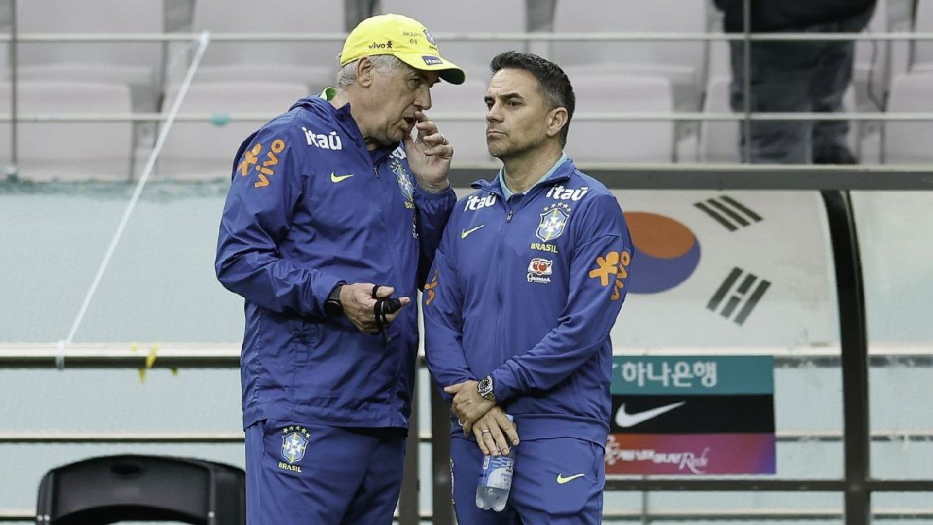 carlo-ancelotti-rodrigo-caetano-selecao-brasileira-e1760228392656