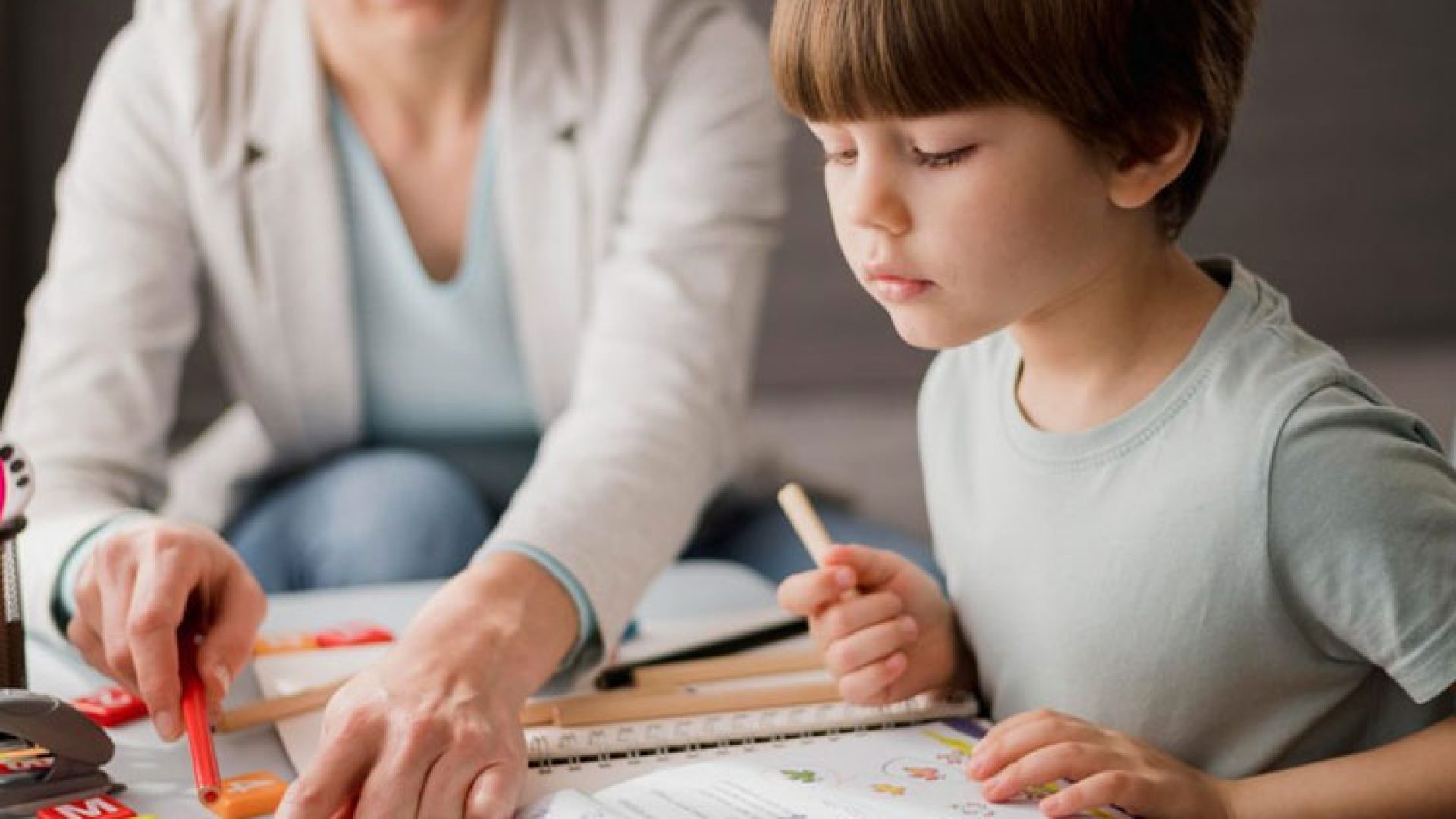 professor-apoio-autismo