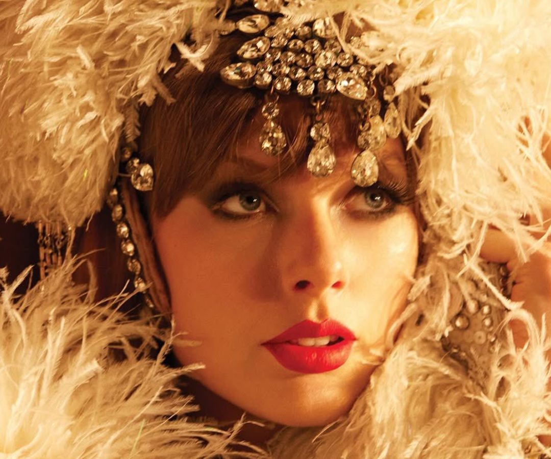 taylor-swift-the-life-of-a-showgirl-capa-2025