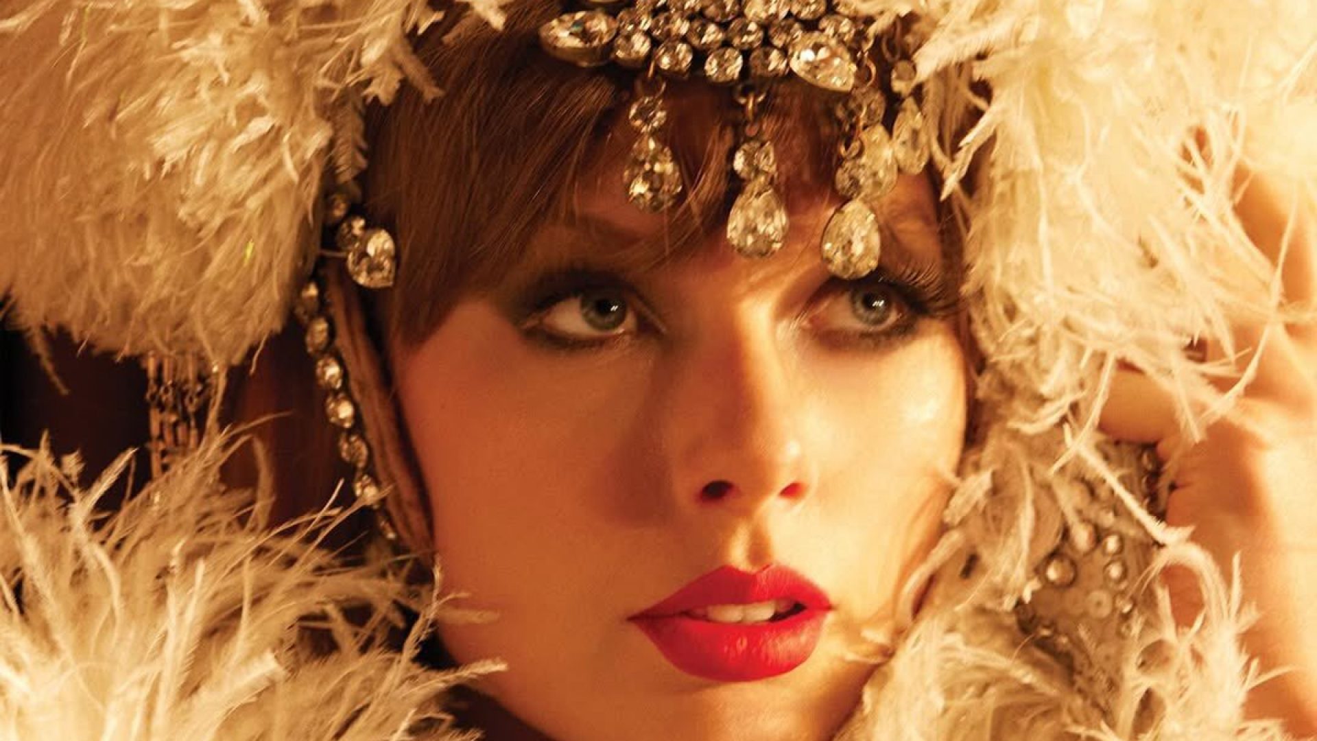 taylor-swift-the-life-of-a-showgirl-capa-2025
